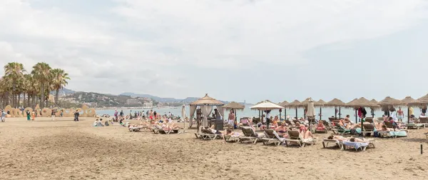 La plage de la Malagueta à Malaga
