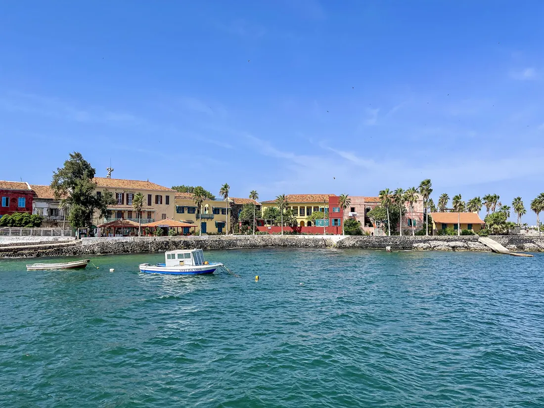 Les maisons colorées de l’île de Gorée, face à Dakar